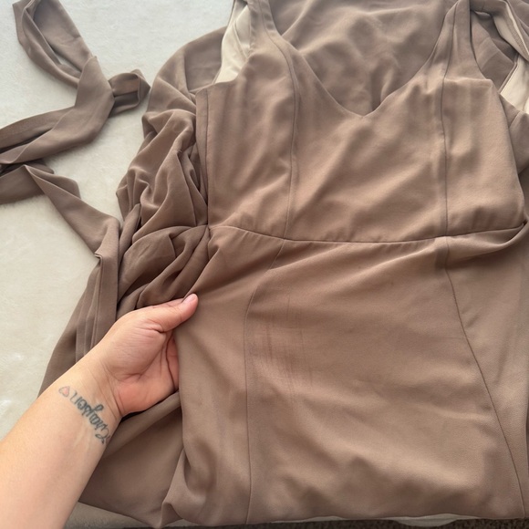 Show Me Your MuMu Jenn Maxi Dress Medium in Dune Chiffon - Picture 9 of 11